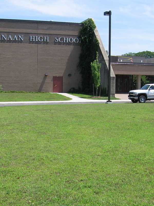 Athletic Director Offers Board Options For New Canaan High School Fields