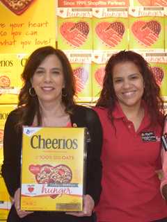ShopRite Of New Rochelle Helps In 'Lending A Hand For Hunger'
