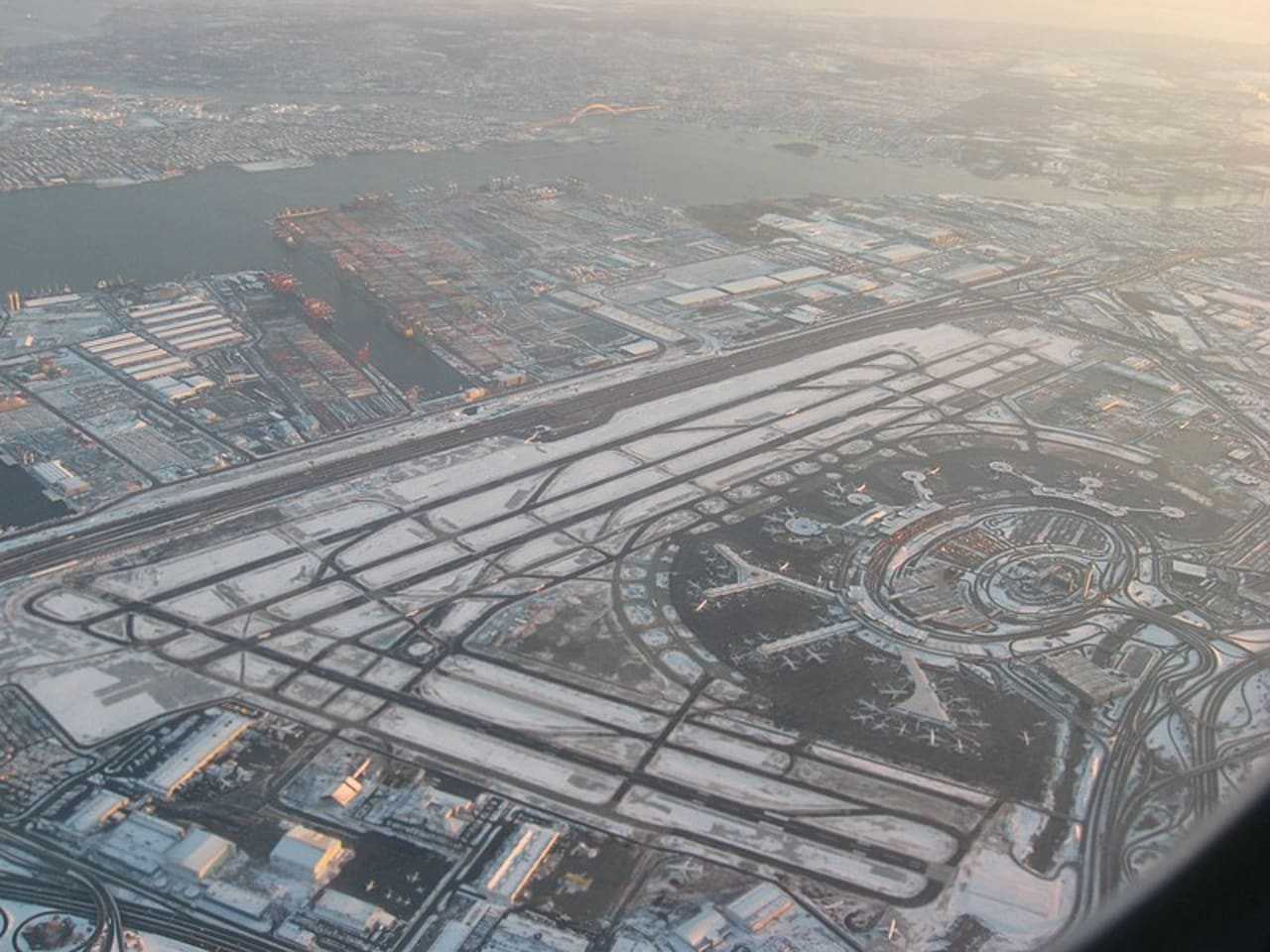 FAA Slashes Newark Flights Through 2025 — Here’s What It Means For You