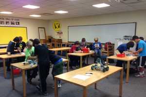 North Salem Middle School Students Building Robots