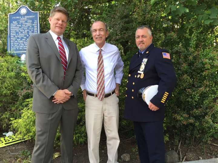 Oakland council candidates Eric Kulmala and Robert Knapp Jr. flank U.S. Rep. Scott Garrett.