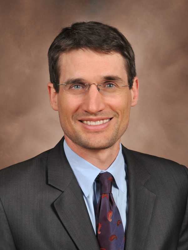 New Valley Surgeon Helps Make Back Pain A Thing Of The Past
