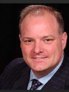 Darien Rowayton Bank Names Local Man Vice President