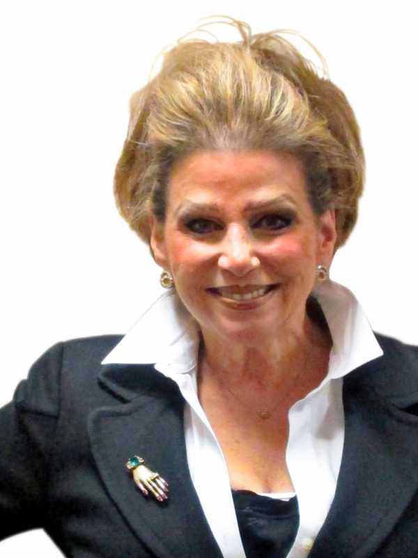 Ridgefield Mall Executive Forecasts Spring's Hottest Trends