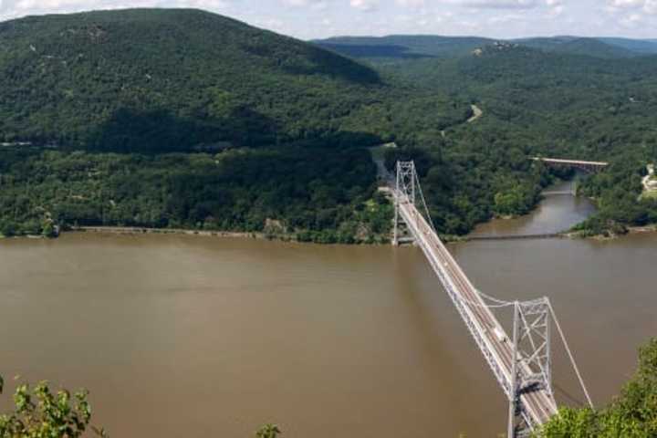 Person Jumps From Bear Mountain Bridge (DEVELOPING)