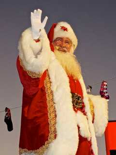 Santa, Former Giants Visit Tackle Kids Cancer Event