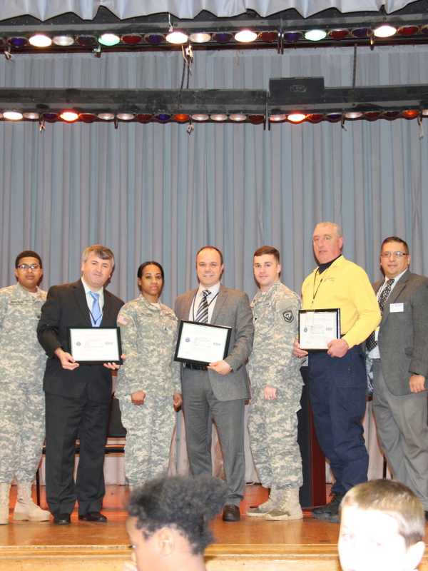 Garfield, Passaic iLearn Schools Honored With 2016 Patriot Award