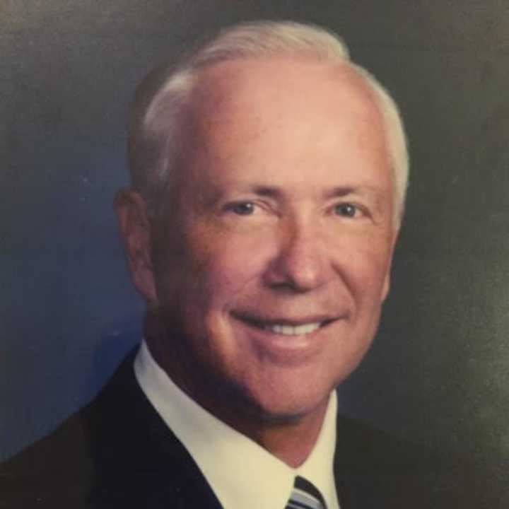 William Martin of Franklin Lakes, chairman of the DePaul Catholic High School Board of Trustees, recently received the St. Vincent DePaul Apostle of Charity Award.