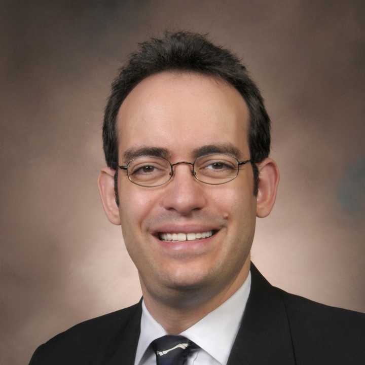 Dr. Paul Pelavin, Pediatric Endocrinologist at Valley Medical Group