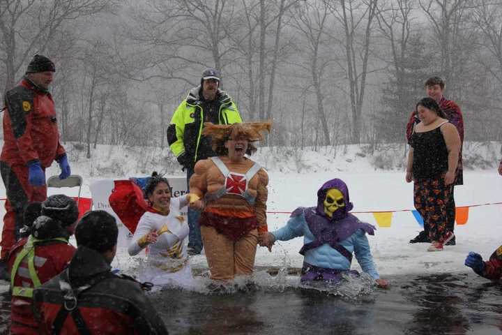 Beacon Man Takes The Plunge To Help Fight Alzheimer's