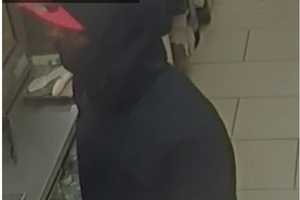 Suspect On Loose After Armed Robbery At New London County 7-Eleven