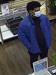 Police Search For Man Accused Of Using Stolen Credit Cards At North Babylon Store