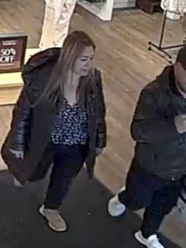 Man, Woman Steal $1.3K In Clothing From Oceanside Banana Republic, Police Say