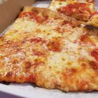 Long Island Eatery Cited For 'Fresh, Delicious' Pizza Keeps Its Customers Coming Back