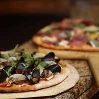 Bethel Restaurant Holds Ribbon Cutting With Complimentary Apps