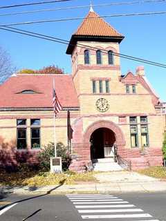 Shelton Library Hosting Adult Discussion Of 'Mary Poppins'