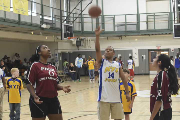 Ossining Girls Basketball Team Celebrate Students With Disabilities