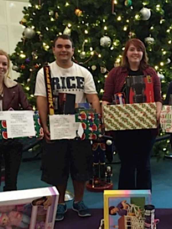 Putnam Valley High School National Honor Society Organizes Toy Drive