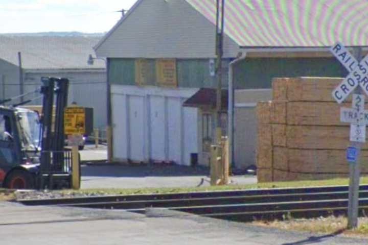 Train Slams Into Mobile Home Hauled By Truck In Lancaster County (DEVELOPING)