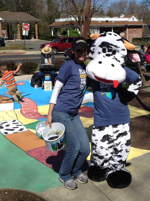 Ben & Jerry's Holding 'Scoop Night' For Ridgewood High School Softball Team