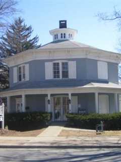 Red Hook Public Library Sends Out Courtesy Notices