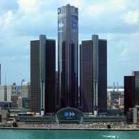 GM Recalls Nearly 500K Large SUVs For Possible Seat Belt Issue