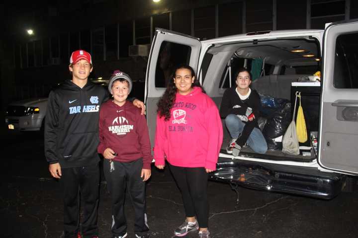 Resurrection School Students' 'Midnight Run' Helps Manhattan Homeless