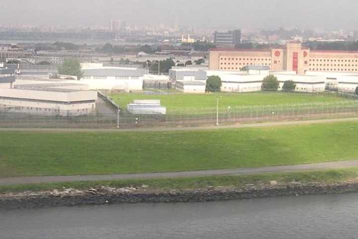 Prison Guard From LI Accused Of Accepting $10K In Bribes, Having Romantic Relations With Inmate