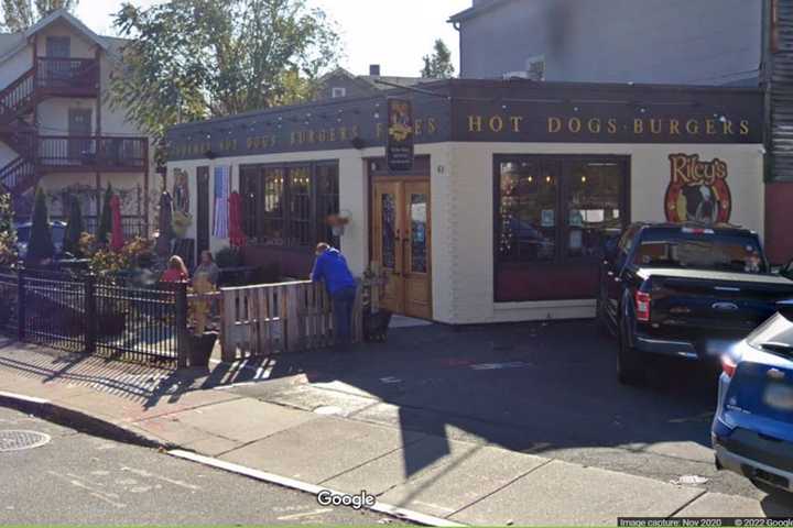 This Restaurant Serves Up Best Burgers In Connecticut, Report Says
