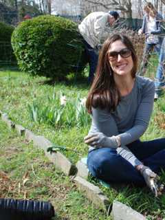 Darien Community Association Greenhouse Group Has Spring Gardening Event