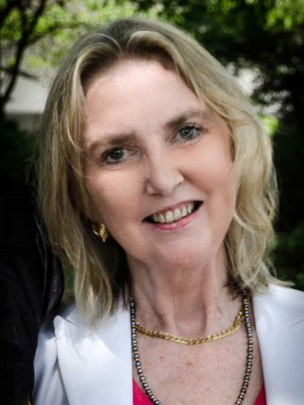 Robin Leslie Hulton, 63, Former Larchmont Resident