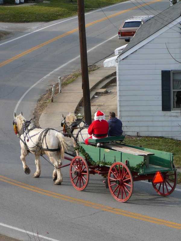 Rohsler's In Allendale Invites Community To See Santa