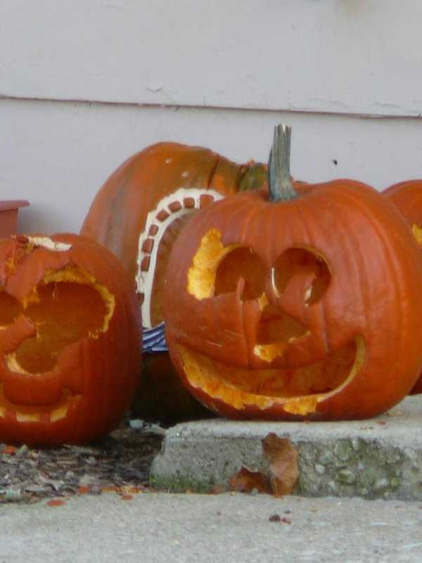 Decorate Pumpkins, Eat Treats At Darien Halloween Party