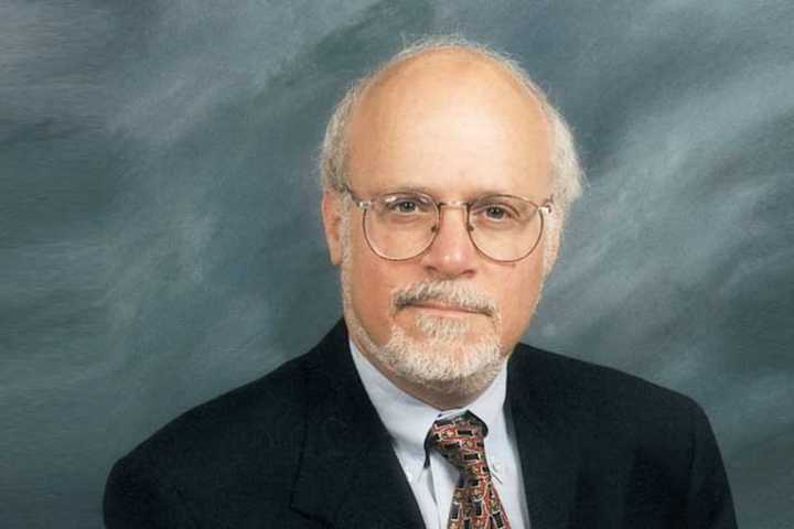 Hofstra President Announces Retirement