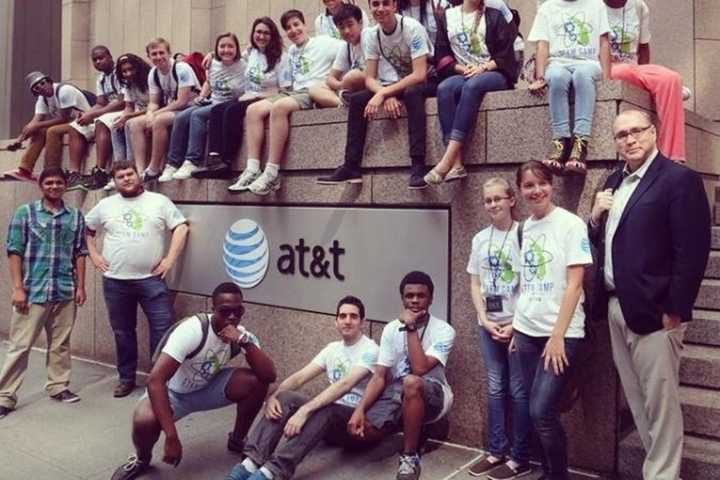 High School Students Flex Tech Muscle At Pace, AT&T App Camp