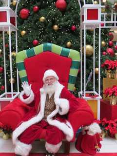 Patrons Unhappy With Palisades Center Lack Of Christmas Displays 