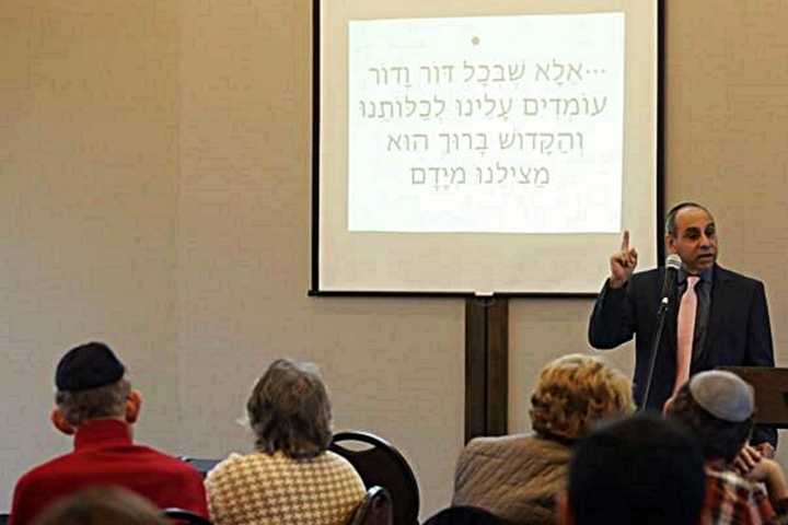 Israeli Paratrooper Shares 'Operation Thunderbolt' Experience In Closter