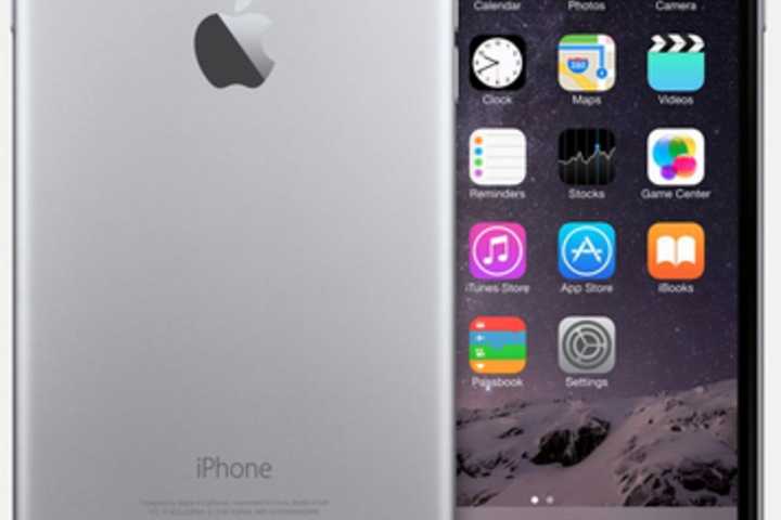 Apple Recalls iPhones With Faulty Cameras