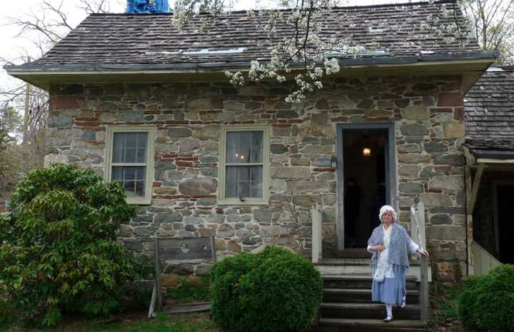 The Oakland Historical Society seeks donations to repair the historic Van Allen House.