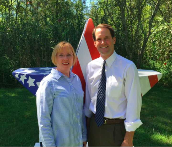 U.S. Rep. Jim Himes shows support for Deborah McFadden&#x27;s candidacy for first selectman