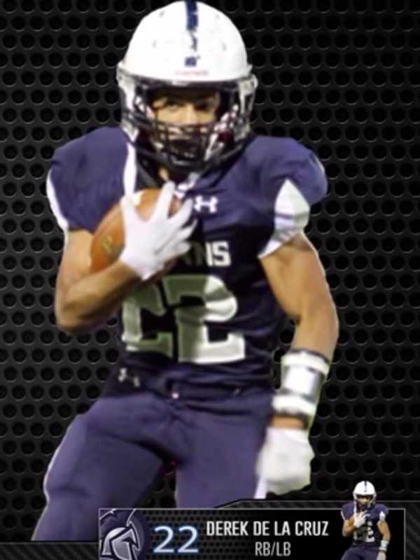 Paramus, River Dell Clash In Football Opener