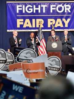 Cuomo Pushes For $15 Minimum Wage
