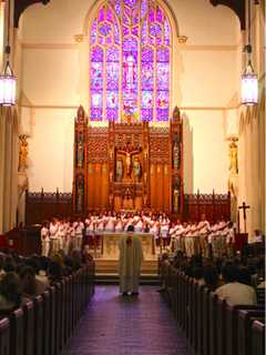 Resurrection School Opens New Year With Leadership Mass