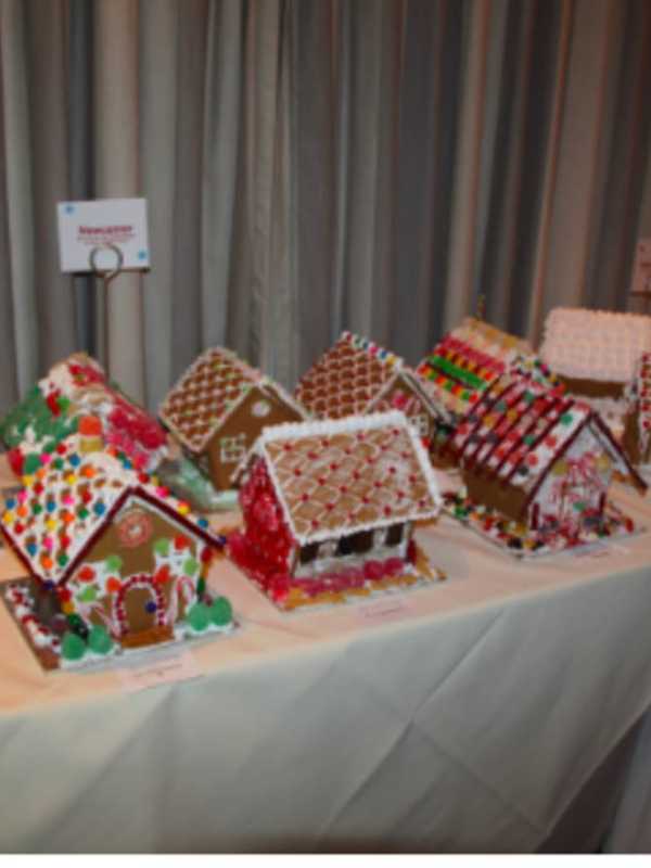 Greenwich Hosts Gingerbread House Fundraiser For The Center