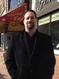 Bridgeport Professor Takes On Benedict Arnold In Talk In Fairfield
