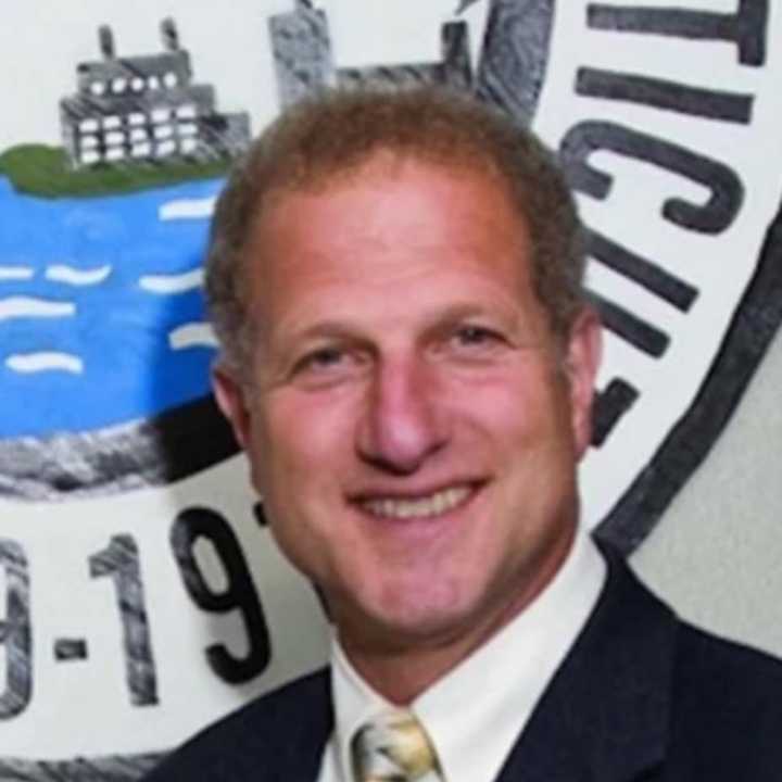 Mayor Mark Lauretti&#x27;s proposed budget for next year would decrease taxes by a small amount, according to the Shelton Herald.