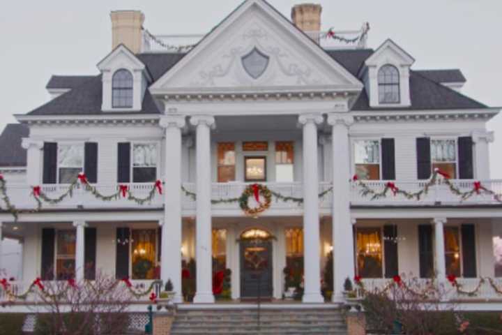 Ridgefield's Lounsbury House Offers Holiday Fun For The Family