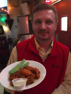 Vinny's Backyard In Stamford Wins DVlicious 'Best Wings' Contest