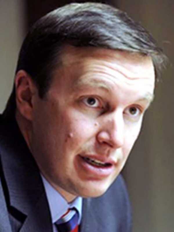 Murphy Calls Sending More U.S. Troops To Syria, Iraq 'A Mistake'