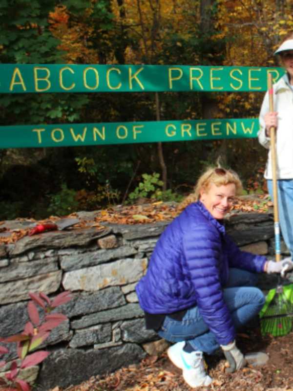 Greenwich Garden Club Celebrates Fall Planting Day At Babcock Preserve